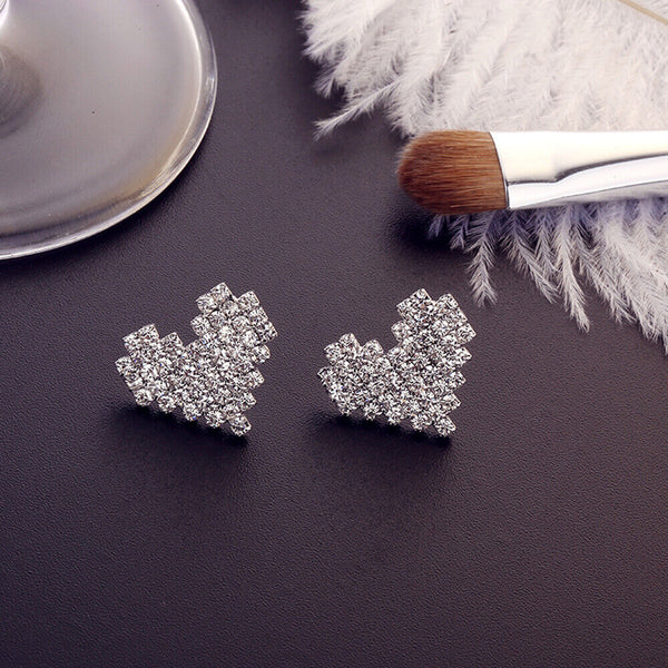 Heart Brooch Cardigan Button Sweater Coat Pin Fashion Corsage Jewelry Accessory