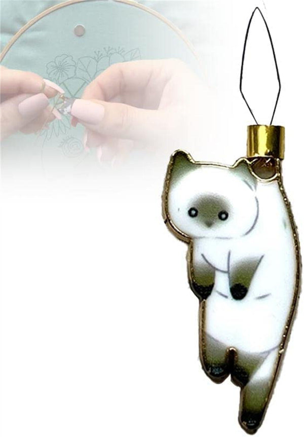 2x Cat Needle Threader Mini Cute Magnetic Needle Minder Sewing Threading Guide
