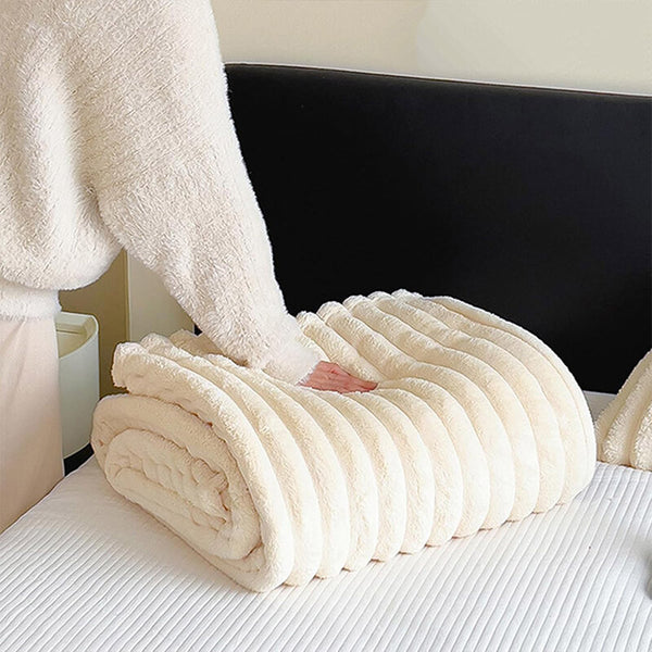 Plush Throw Blanket Soft Warm Sofa Bed Blanket for All Seasons