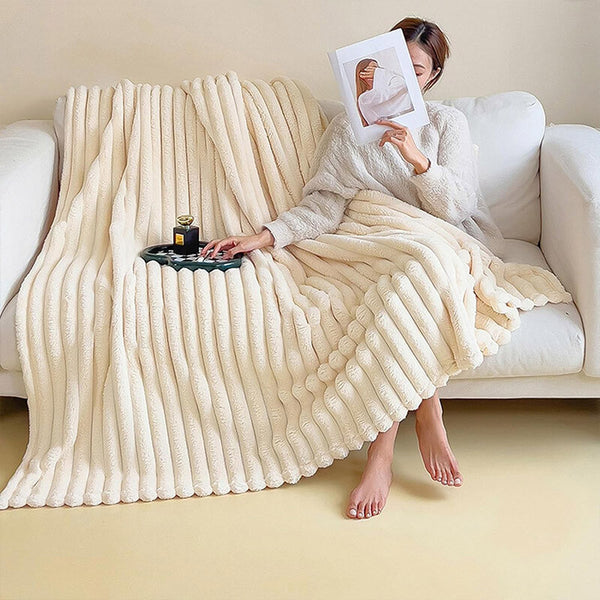 Plush Throw Blanket Soft Warm Sofa Bed Blanket for All Seasons